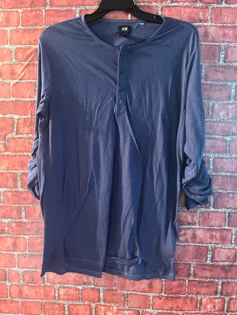 H&M Men's Navy Long-Sleeve Henley Shirt (rm85)